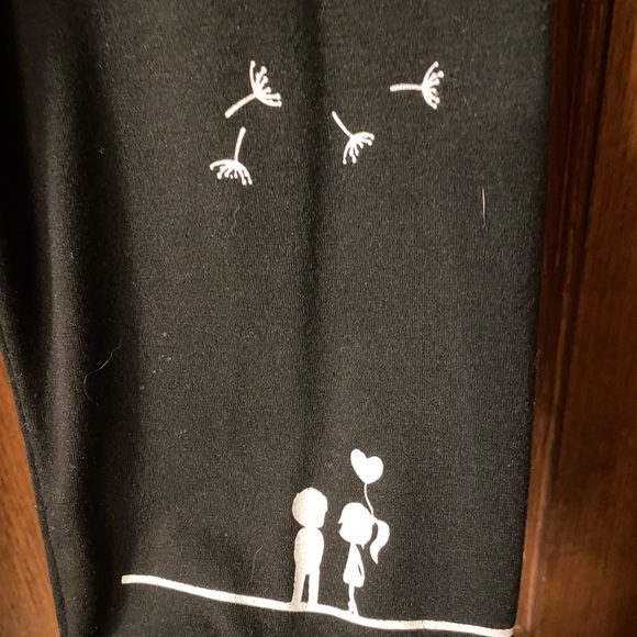 Black Leggings w Picture of Dandelion NWOT - Picture 6 of 6